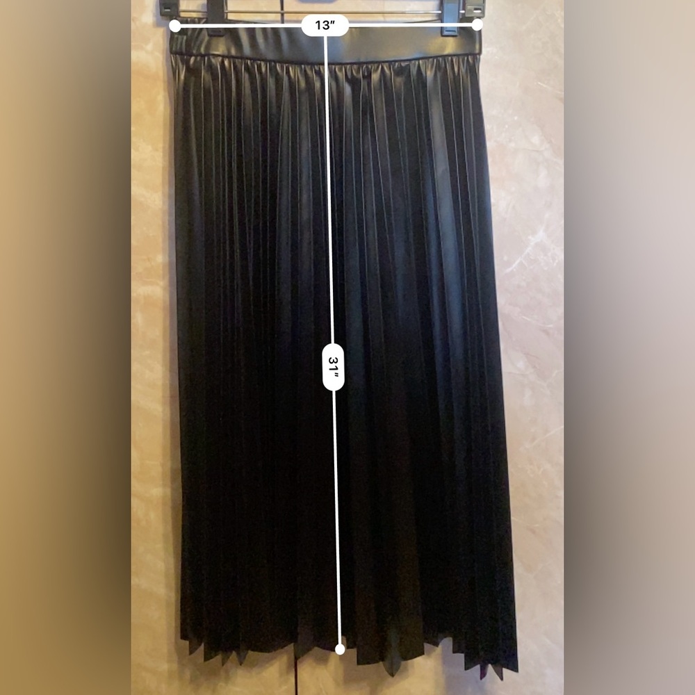 Sincerely Jules Black Faux Leather Accordion Pleated Skirt - Picture 4 of 6